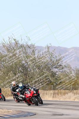 media/Dec-01-2025-Moto Forza (Mon) [[2daa91e15f]]/3-Beginner Group/Session 3 (Turn 3)/